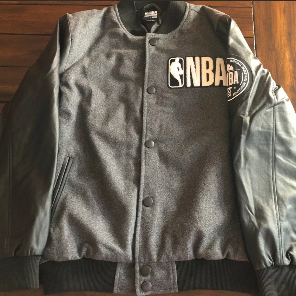 Men NBA Varsity Jacket Size Medium